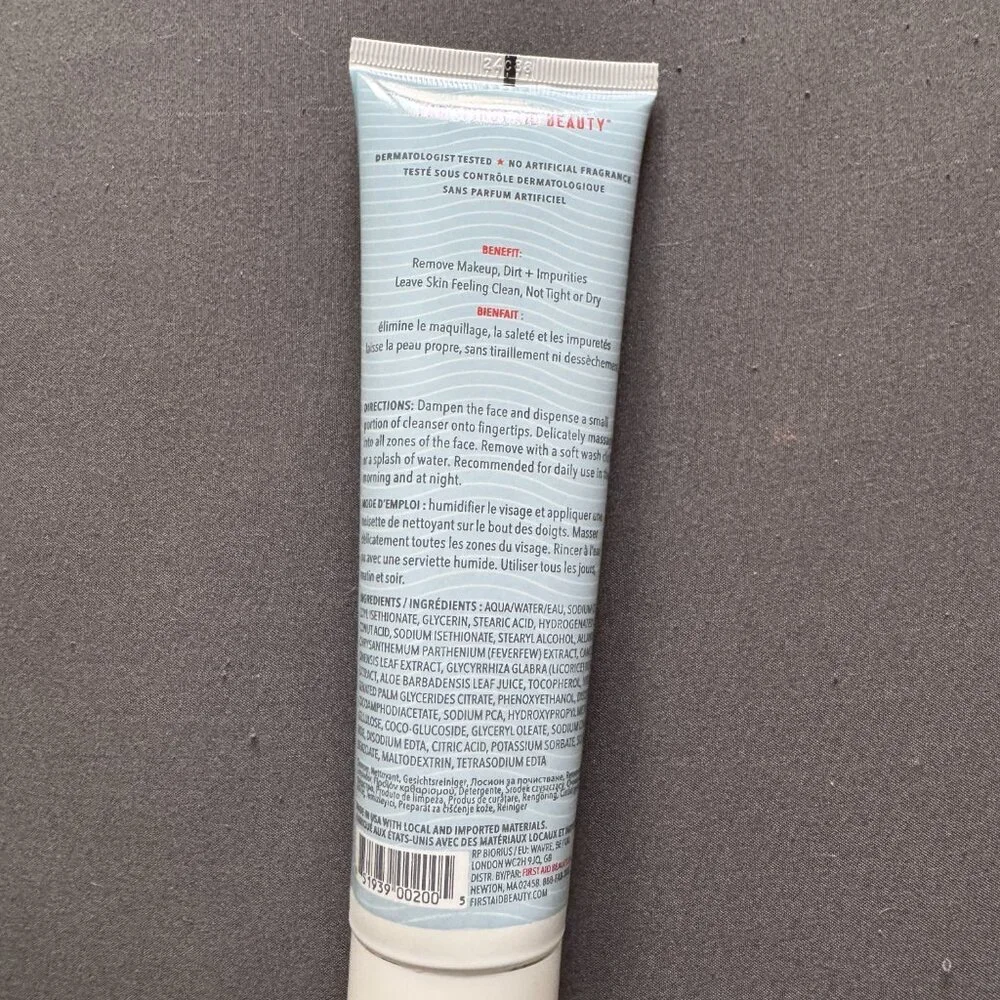 First Aid Beauty | NEW Pure Skin Face Cleanser, 5 oz / 142g